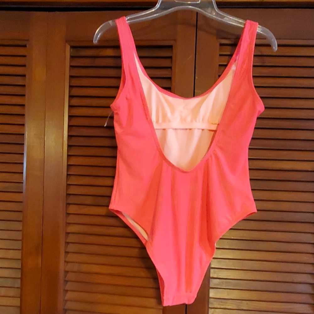 💥$10💥NWOT bathing suit - Picture 2 of 6